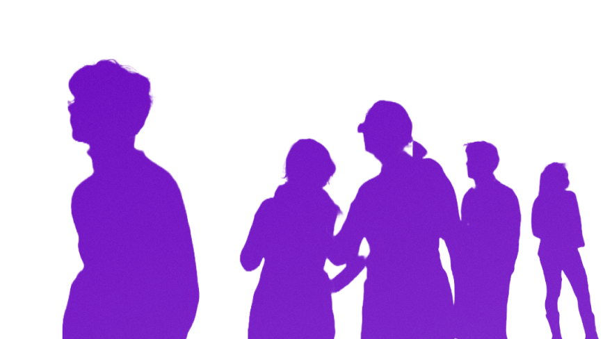 Экскурсанты на разном расстоянии хорошо слышат гида